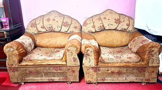 5 Seater Sofa Set – Strong Frame – Comfortable – Used