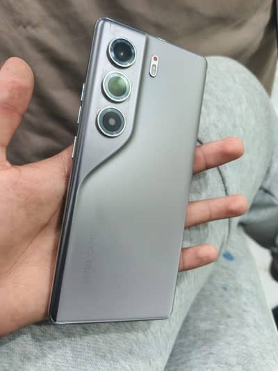 Techno camon 40 pro