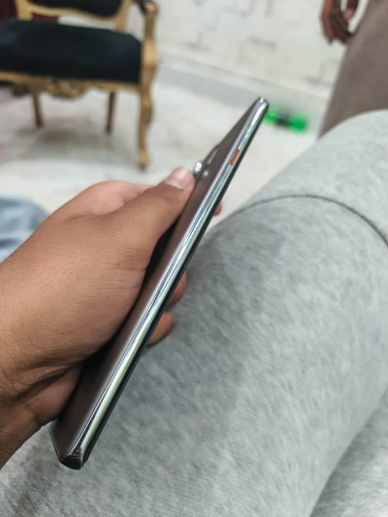 Techno camon 40 pro 1