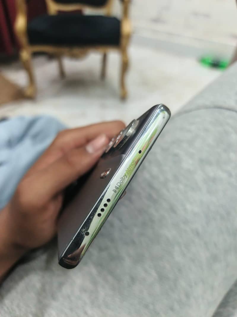 Techno camon 40 pro 4