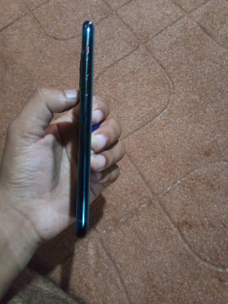 iphone 11 pro max 3