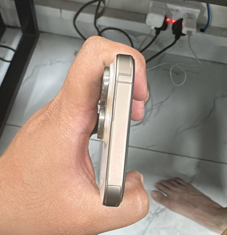 iPhone 16pro Jv 4