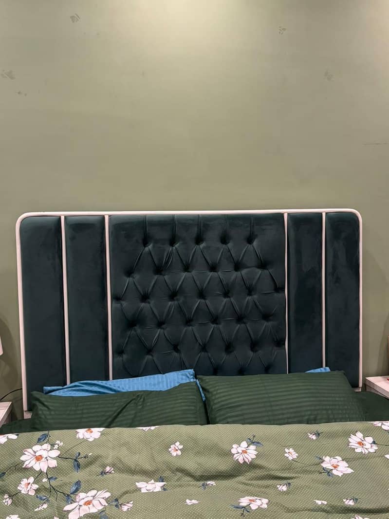 Queen size bed set 6