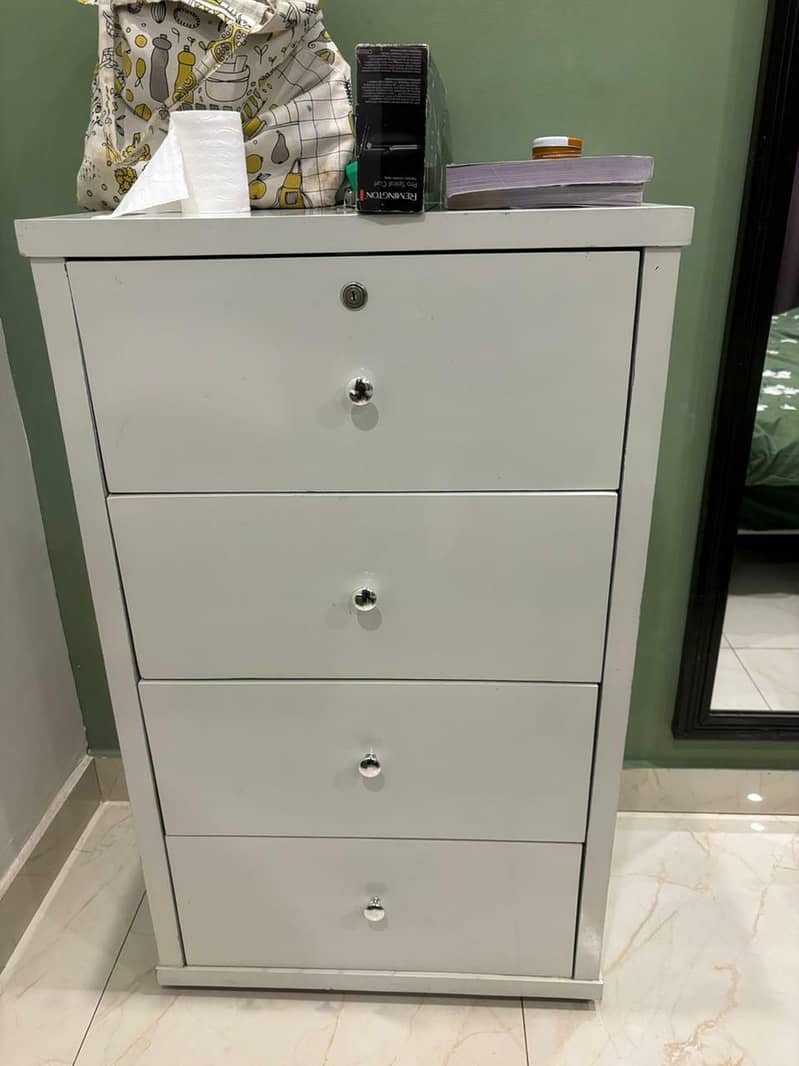 Queen size bed set 7