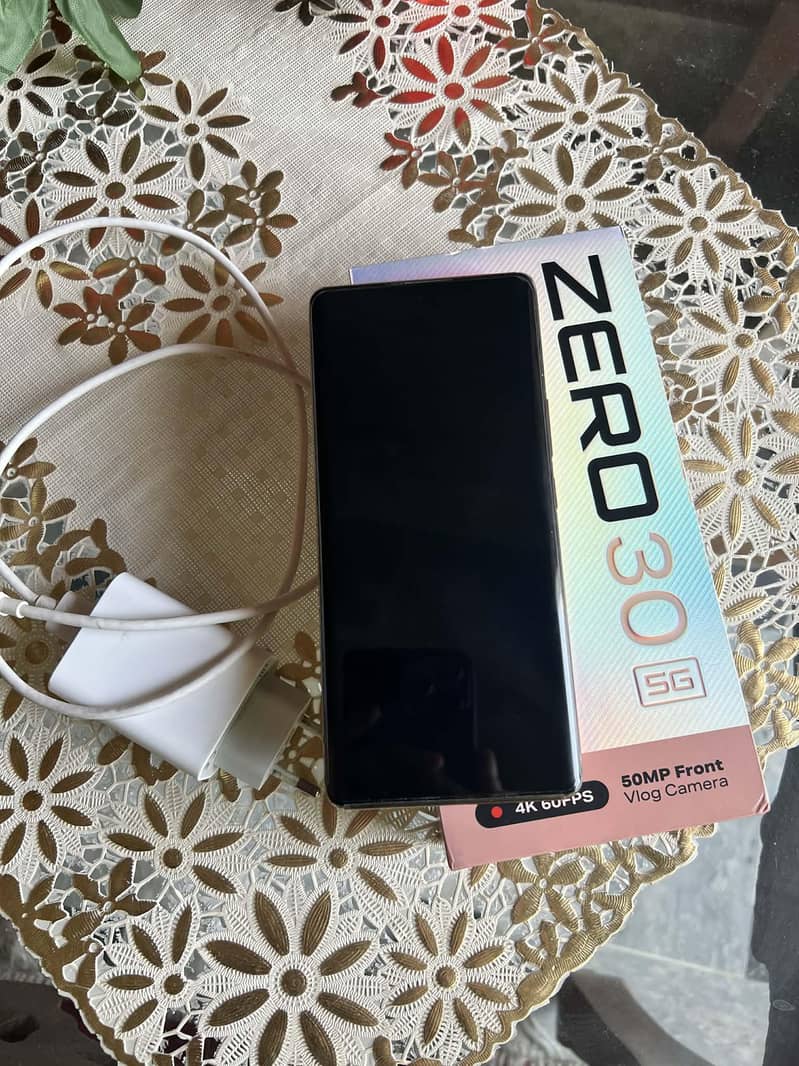 Zero 30 5G Complete Box 3