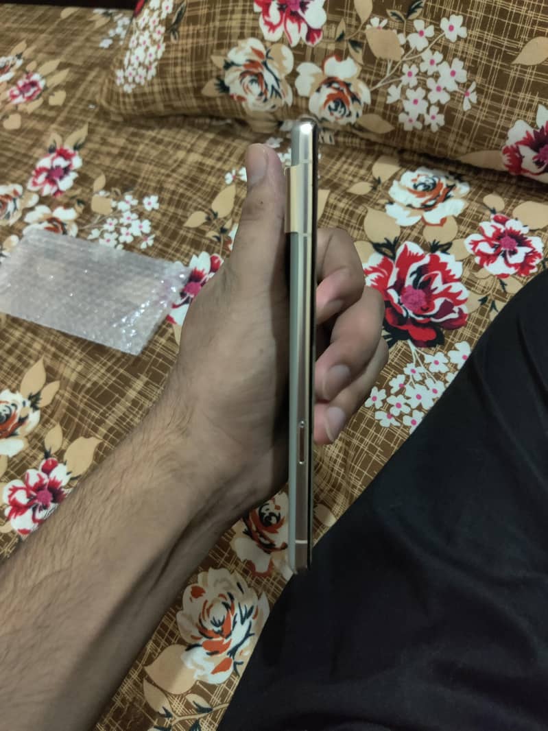 Google pixel 7pro 4