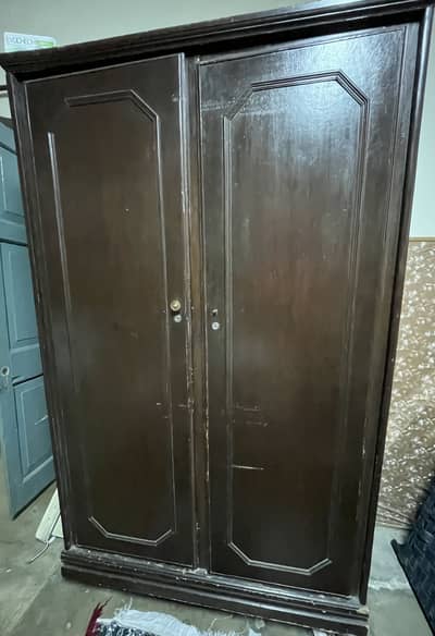 Wooden wardrobe large size for sale in good condos