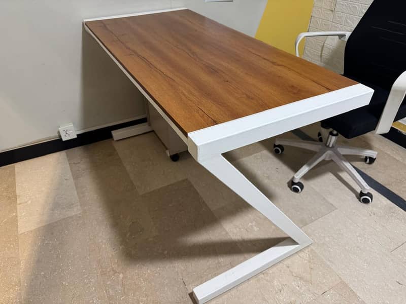 Office Table 0