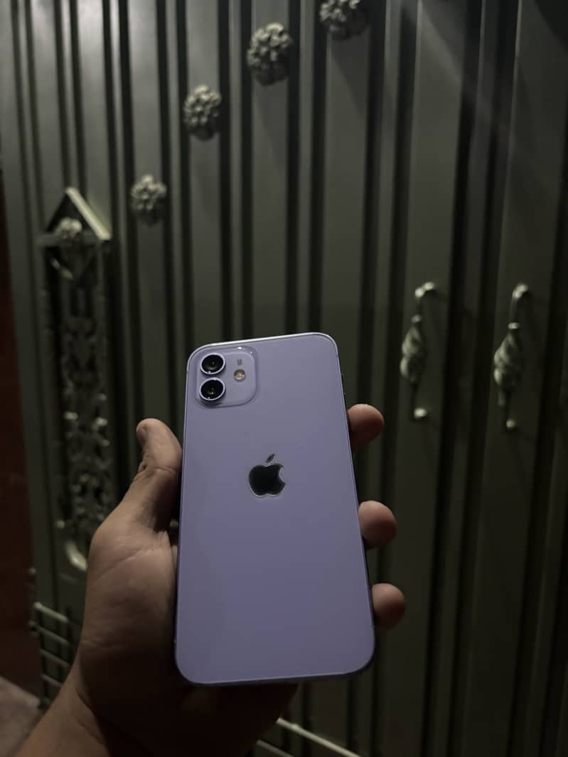 iPhone 12 0