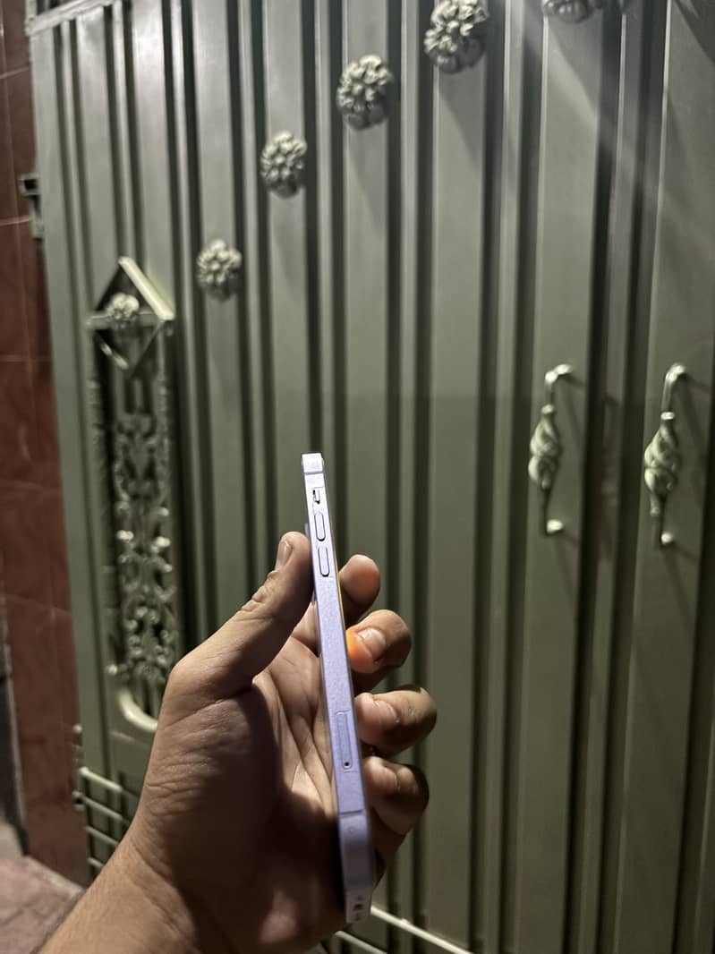 iPhone 12 3