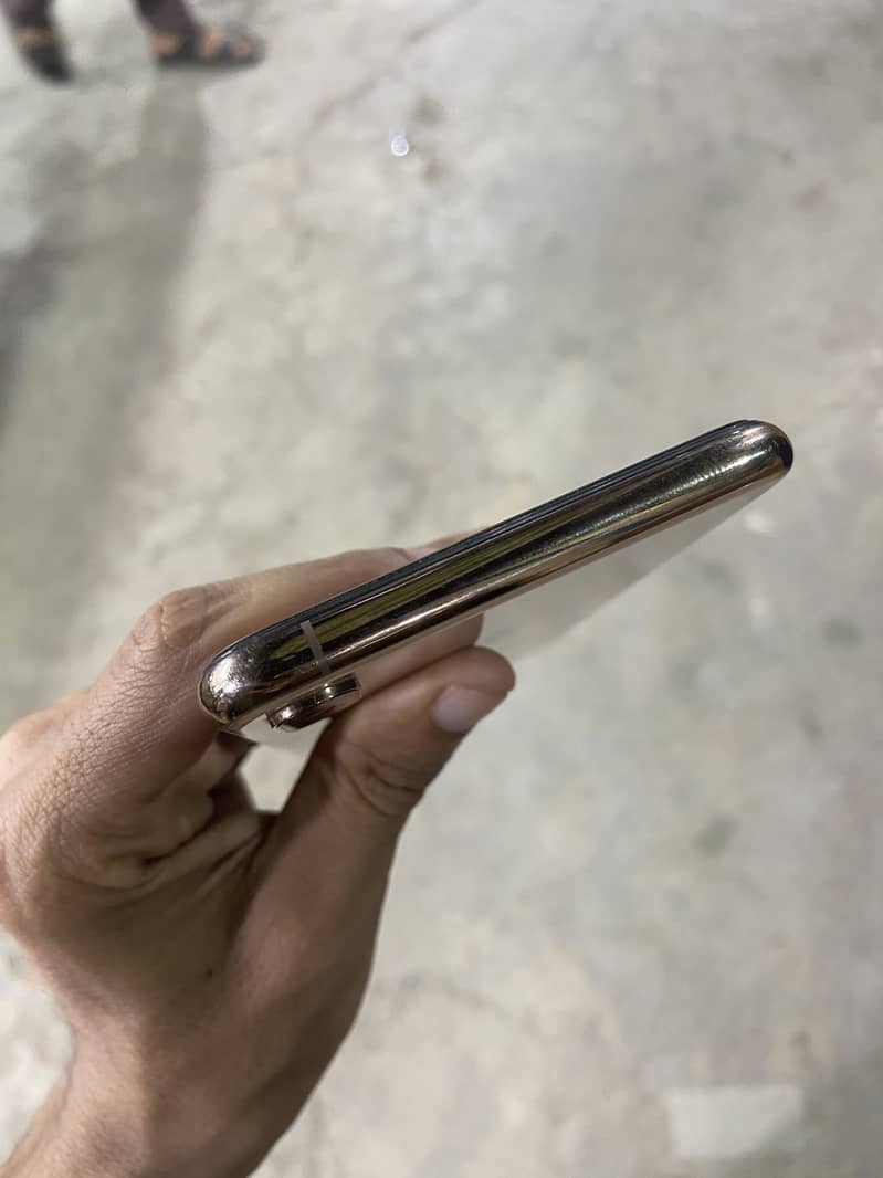 Iphone Xa max 4