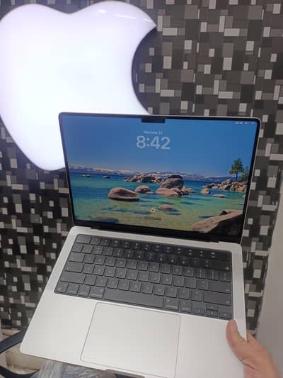 MACBOOK PRO M4 2024 14 INCH 24GB 512GB SSD 12 CPU 16 GPU 5 CC 100 HLT