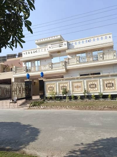 Stunning 1 Kanal Brand- New Luxury House Wapda Town, Lahore