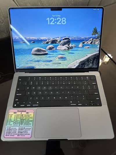 MACBOOK M1 MAX 32/1tb FOR SALE WITH CHARGER NOT BOX