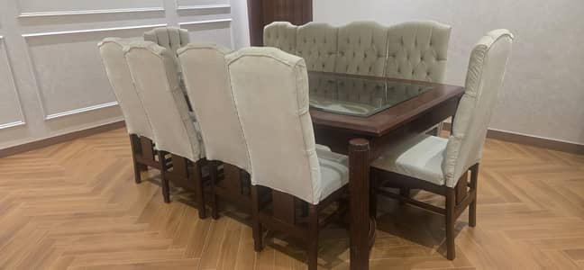 10 seater dinning table.