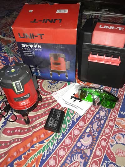laser levek uni-T