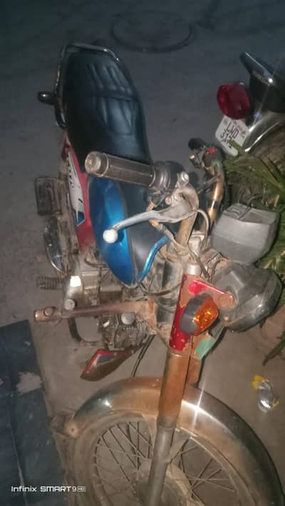 baik all ok h. . . contact and Whatsapp no.   03094119381