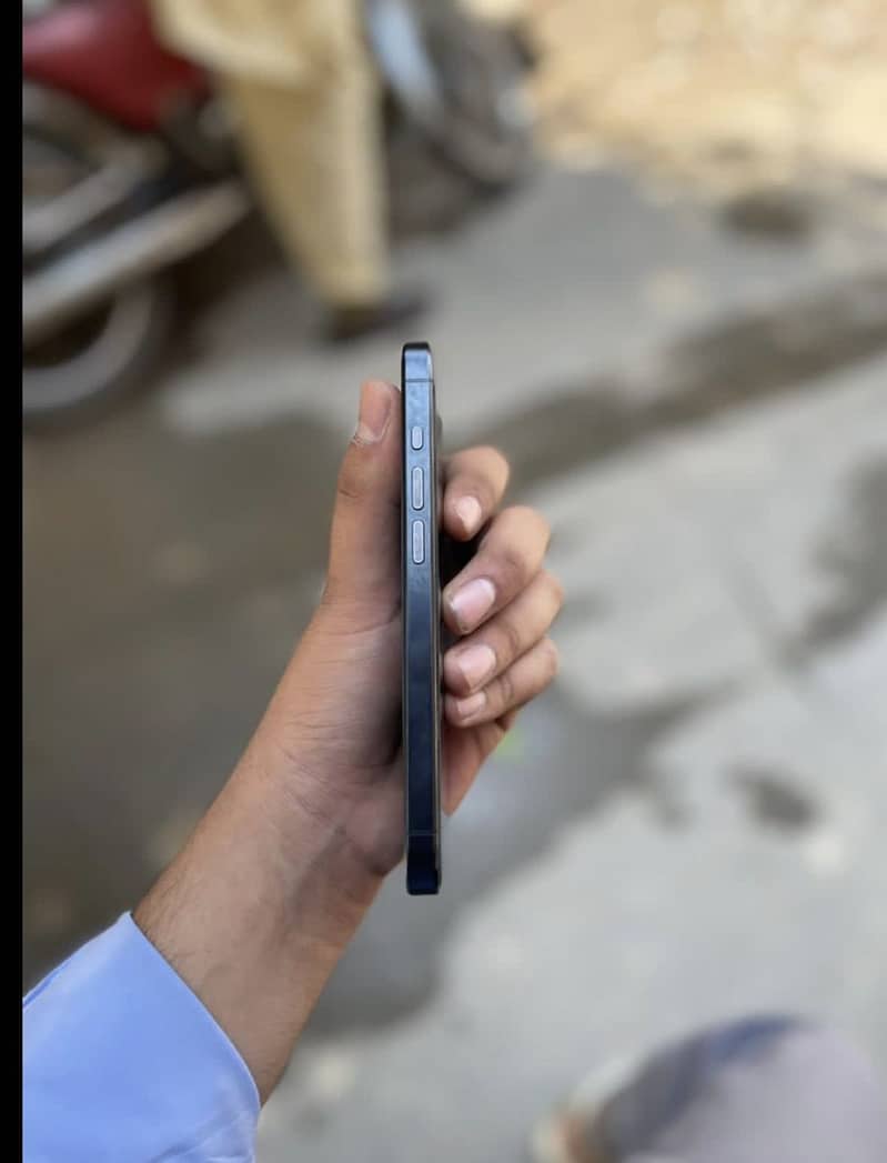 Iphone 15 pro 4