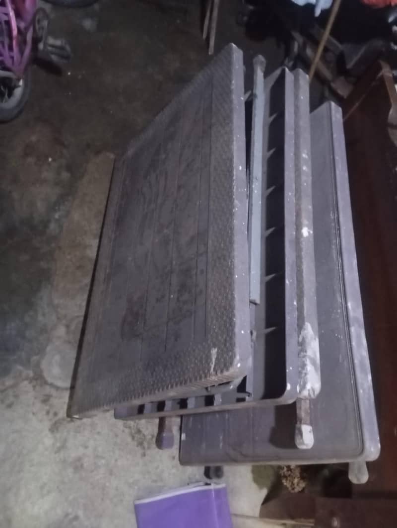 plastic tables 1
