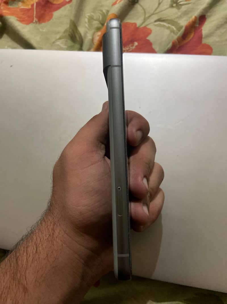 google pixel 8 4