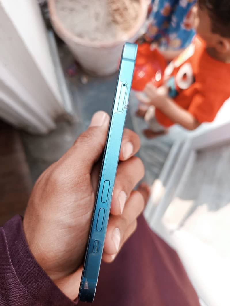 iPhone 13 jv 1