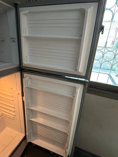 Dawlance refrigerator For sale (urgent)