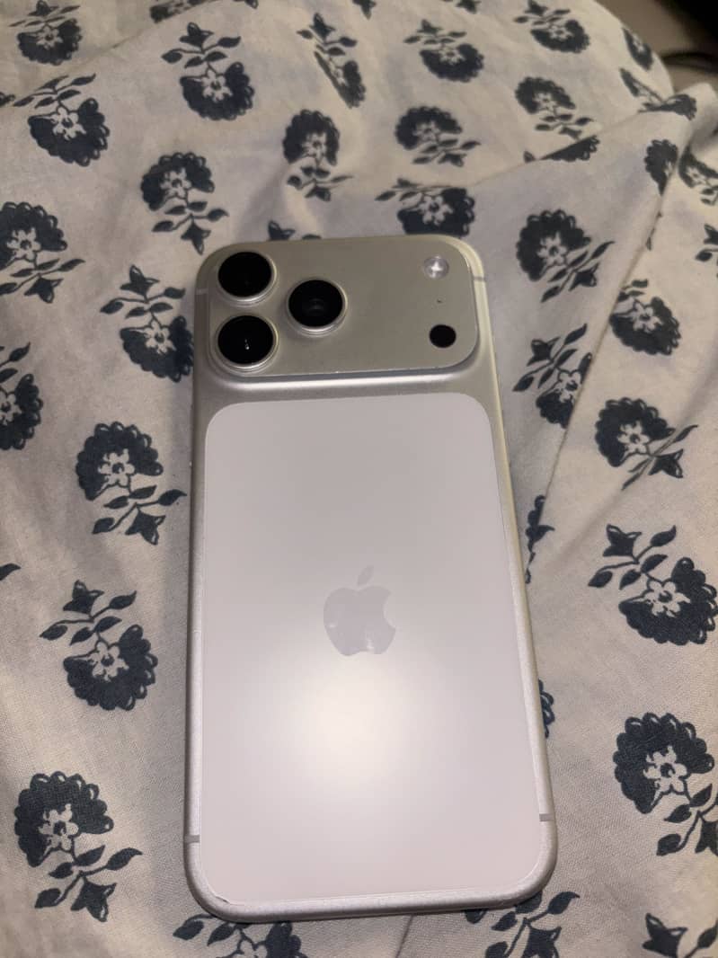 iPhone 17 pro max 0