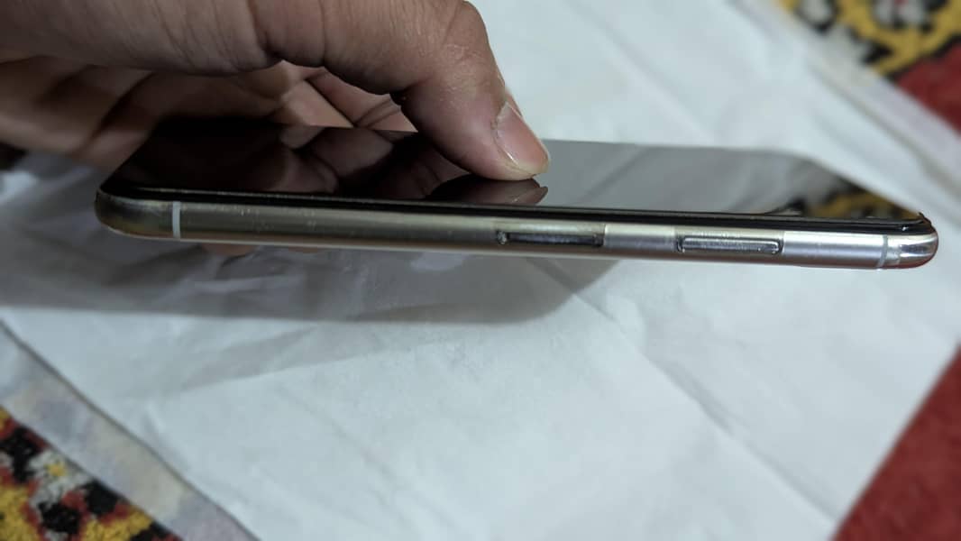 IPhone X 4