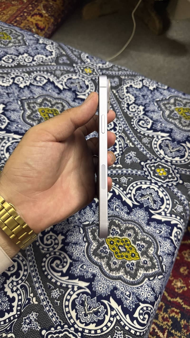 iPhone 14 Plus 3