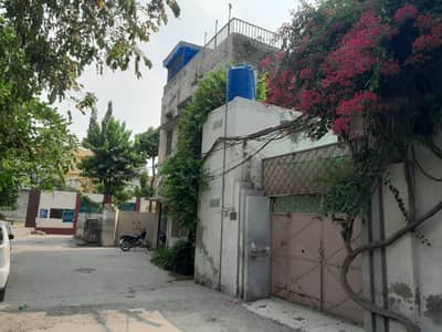 Park facing Corner house for sale in singhpura lahore
