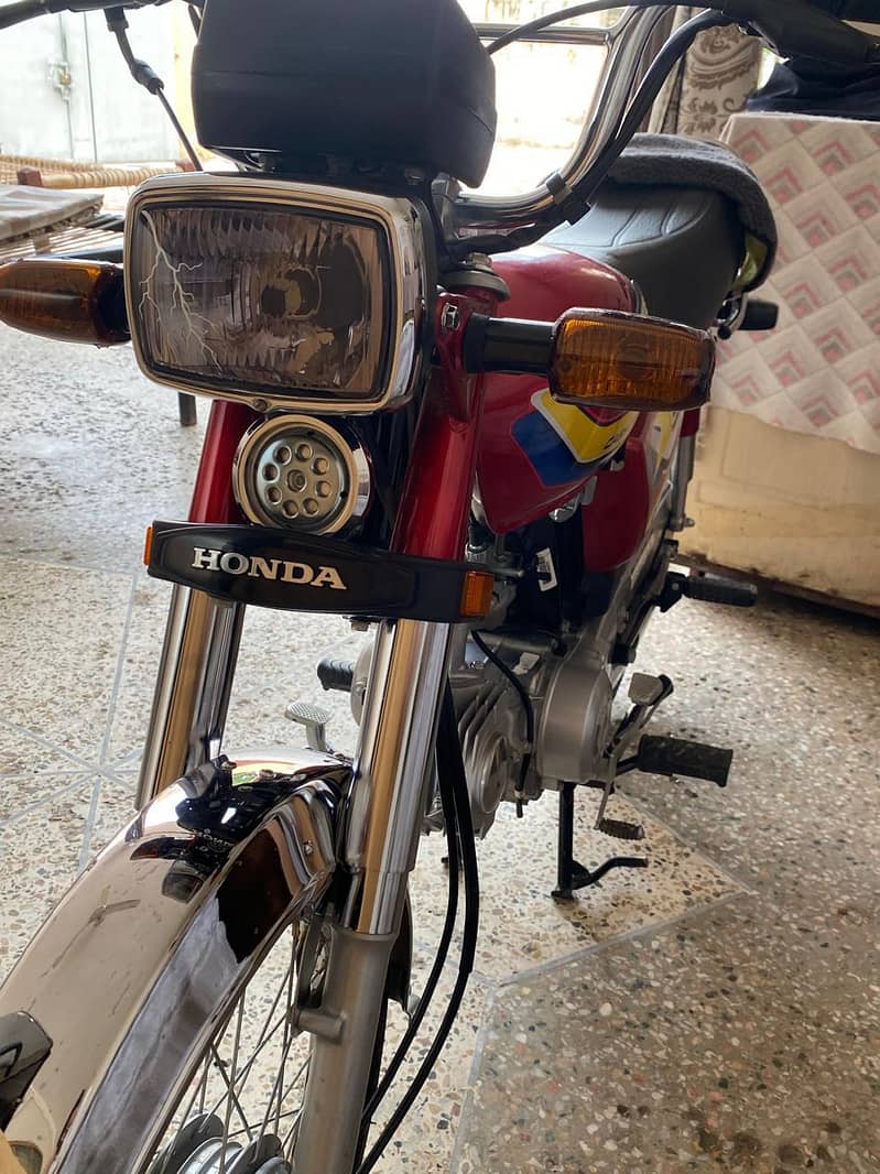 Honda CD 70 9