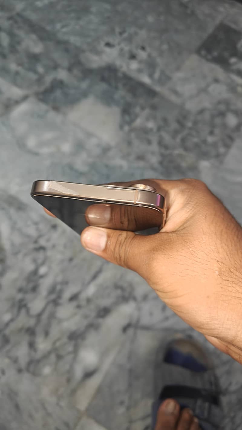 Iphone 16 pro max jv 3