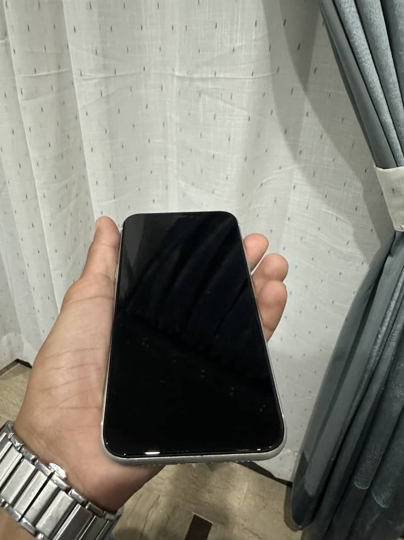 iPhone XR 5