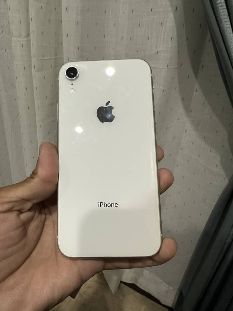 iPhone XR 0