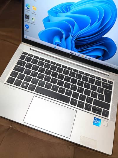 HP elitebook core i5 11 generation premium class scratchless outclass