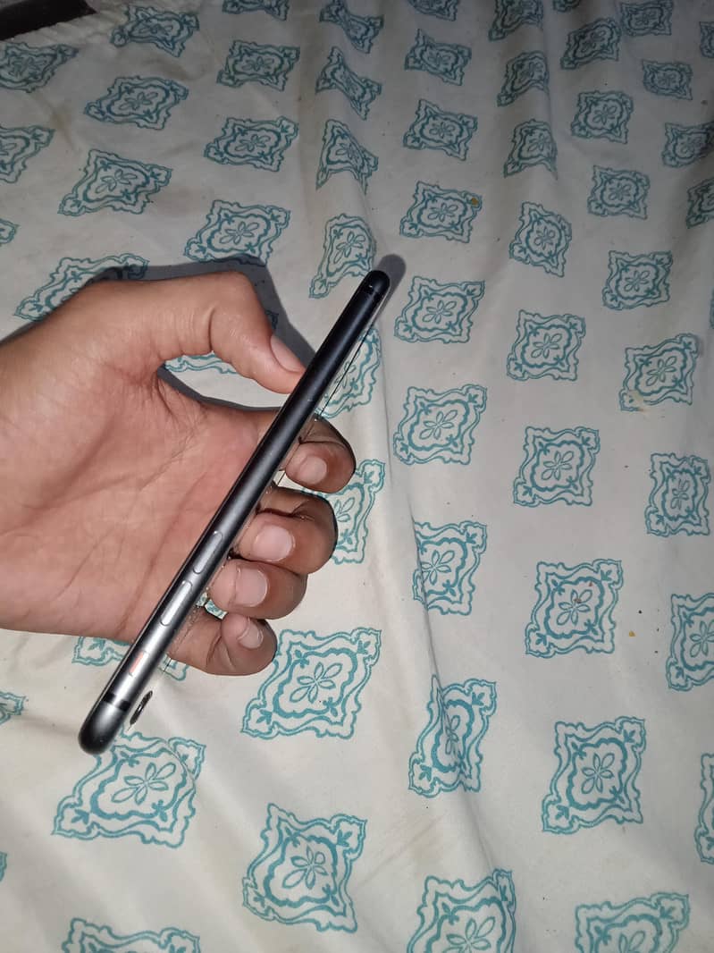 iPhone 8 1