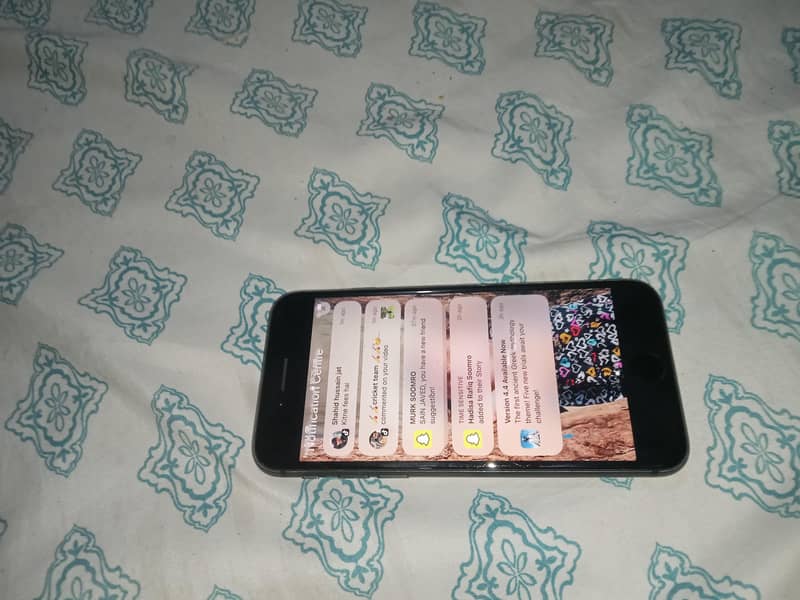 iPhone 8 3