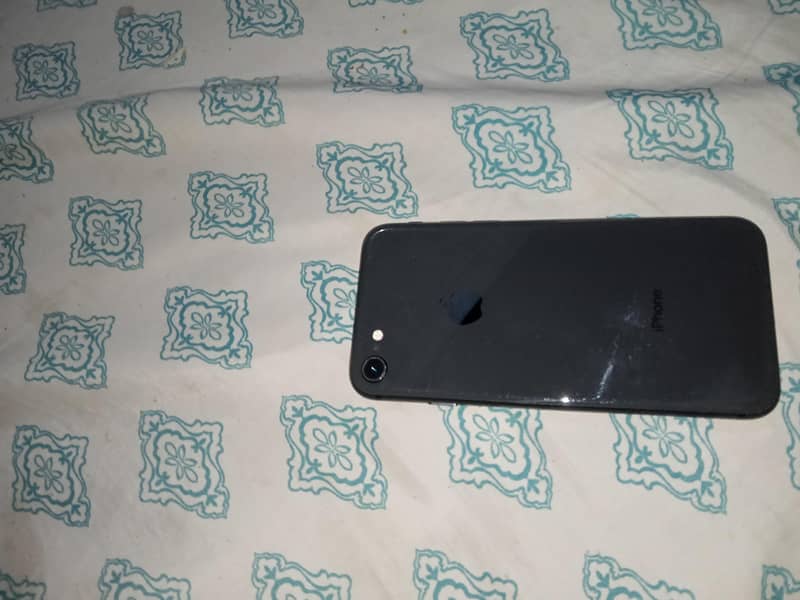 iPhone 8 4