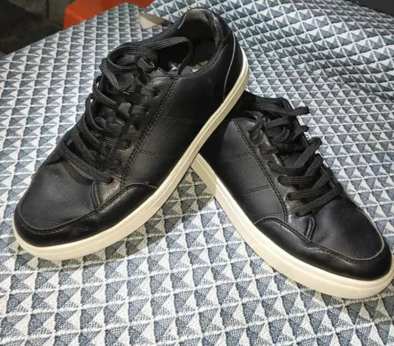 Sneakers 0