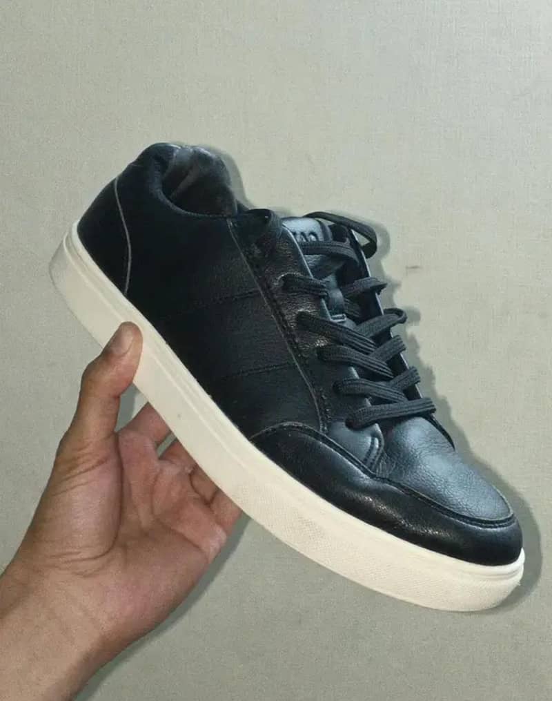 Sneakers 1