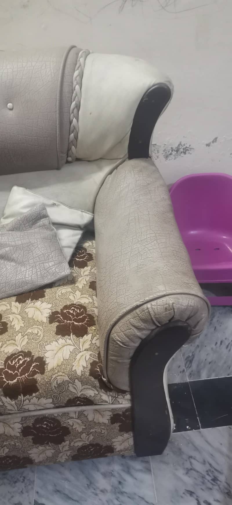 Sofa 5 seater 4