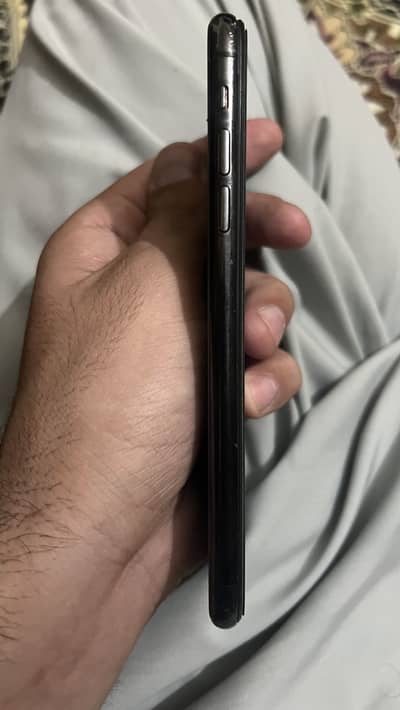 I phone 11 pro max 64 gb non pta ha