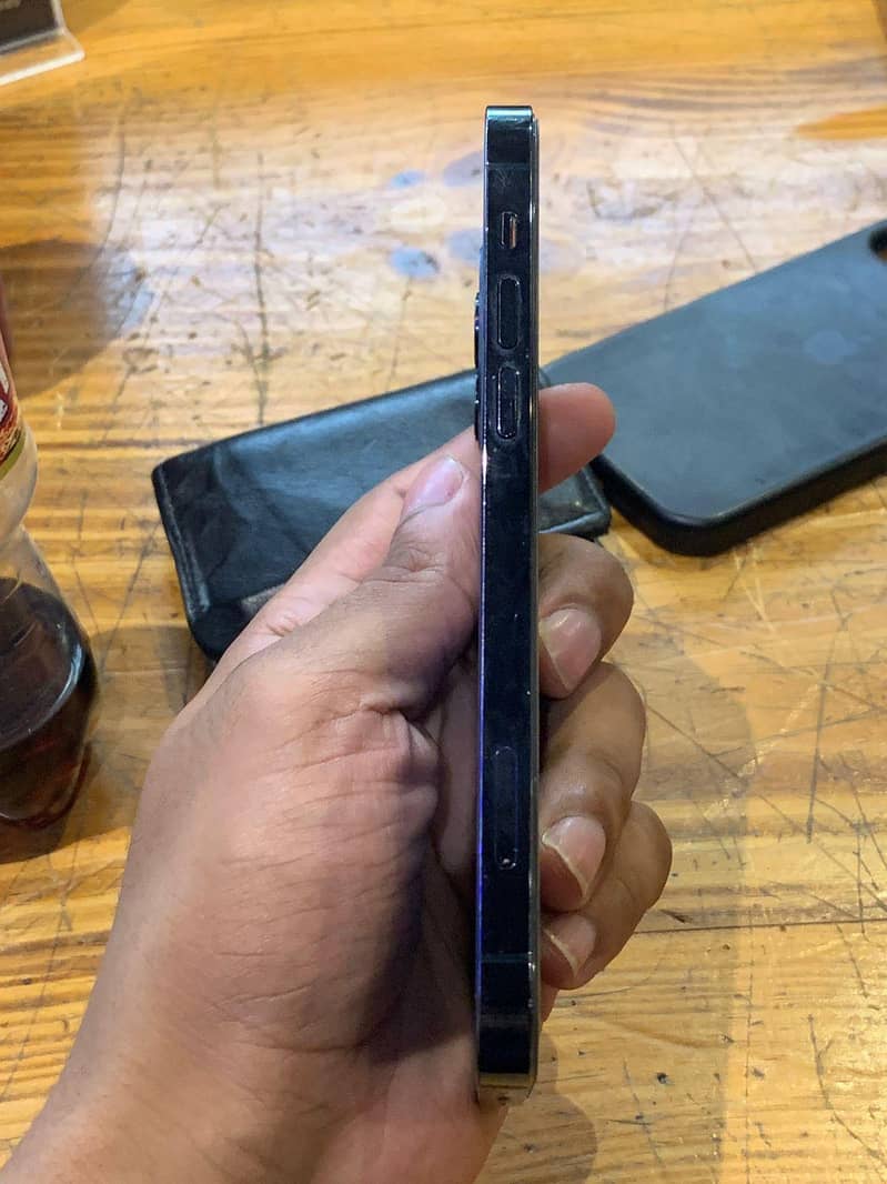 iphone 12 pro 3