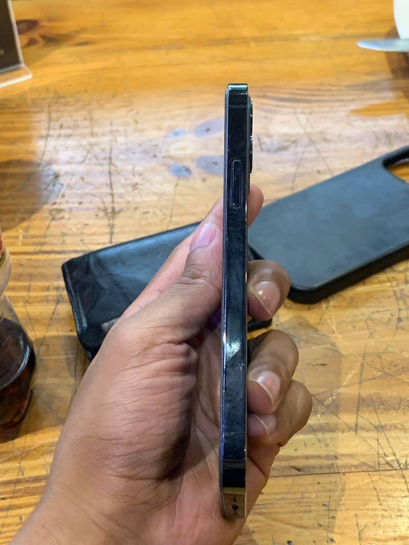 iphone 12 pro 4