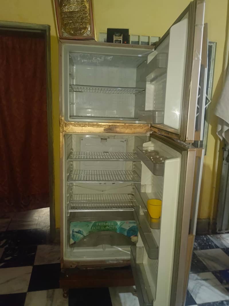 refrigerator 0