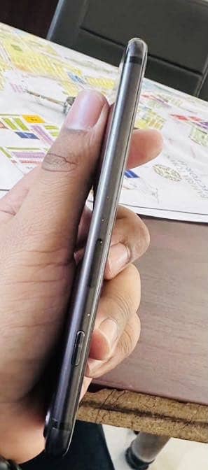 iPhone 7 4