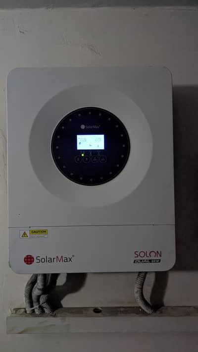 SolarMax 6kw Hybrid Inverter 10 Months Warranty