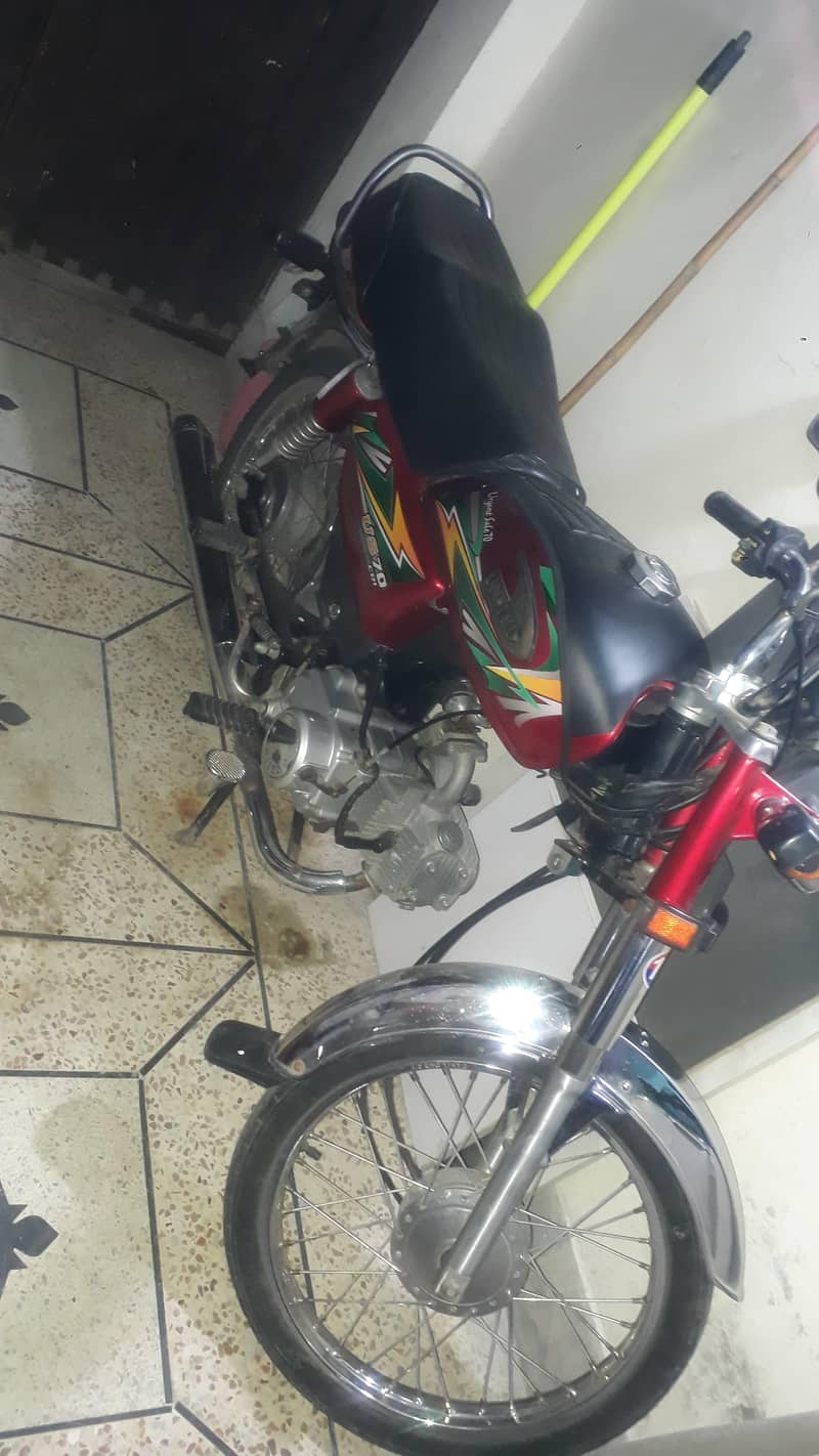 United 70cc 1