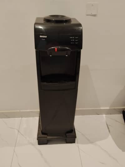 Orient Dispenser Black Color