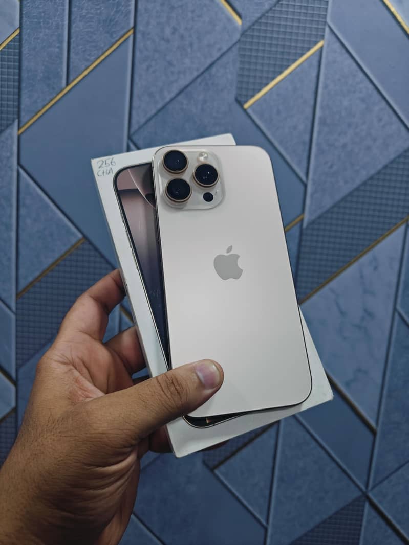 iPhone 16 pro max CHA 0